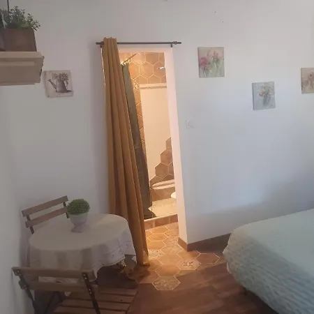 D'hote Au Jardin Le Clos Des Vins D'anges 3*