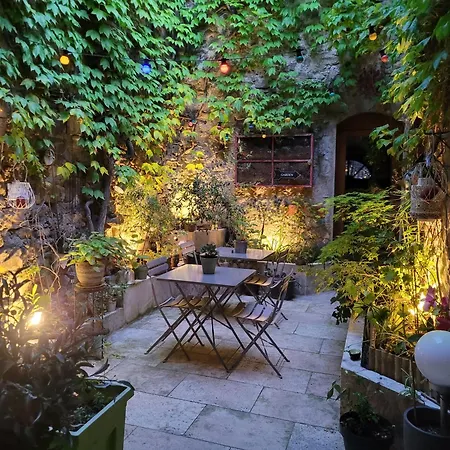 D'hote Au Jardin Le Clos Des Vins D'anges