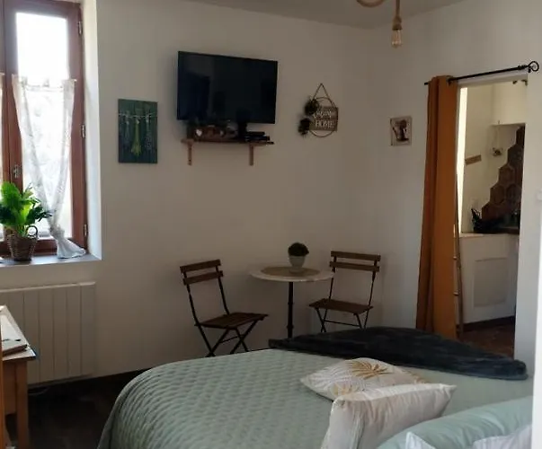D'hote Au Jardin Le Clos Des Vins D'anges Bed and breakfast 3*