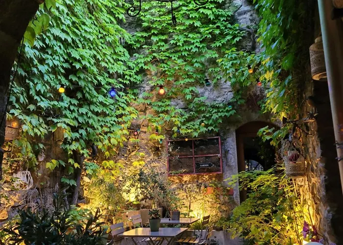 D'hote Au Jardin Le Clos Des Vins D'anges Bed and breakfast Saint-Pierre-des-Champs