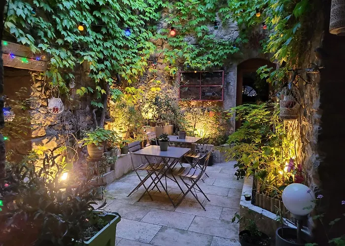 D'hote Au Jardin Le Clos Des Vins D'anges